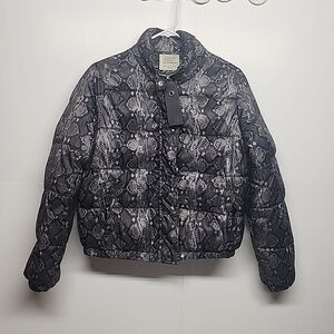 Ashley by 26 International black & gray snake print sz M lined puffer jacket.